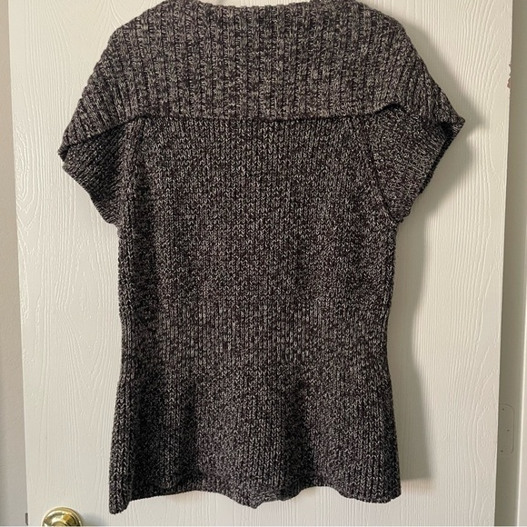 Kenneth Cole woman's cable knit sweater top size L button down extended collar - Picture 5 of 5